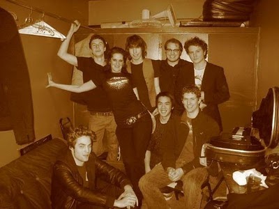 http://thevampireclub.files.wordpress.com/2010/03/1aa-old-new-pic-of-rob-sam-and-friends.jpg