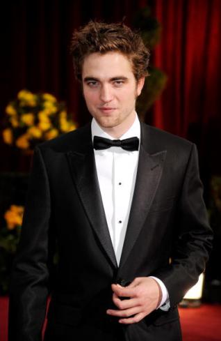 Golden Globes 2011 Robert-pattinson-tuxedo